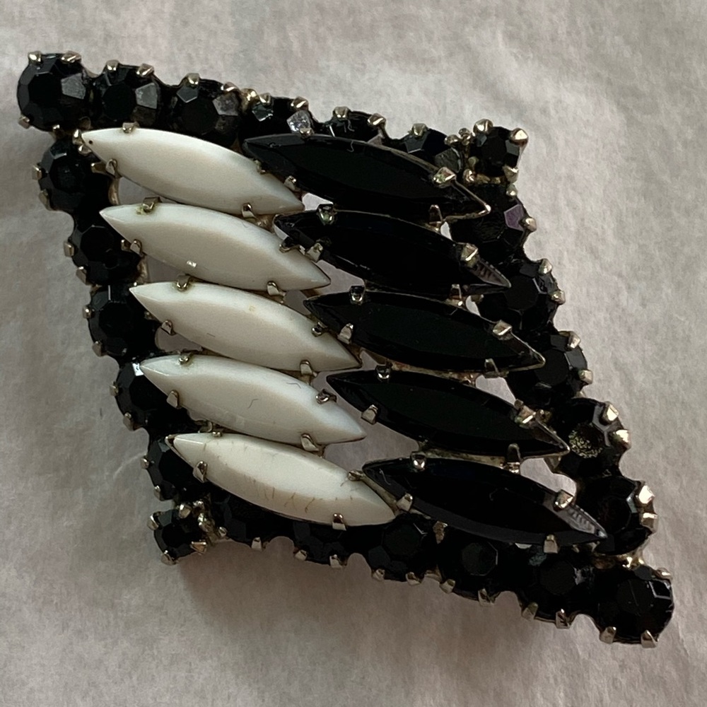 Vtg Black and White Milk Glass Rhinestone Brooch